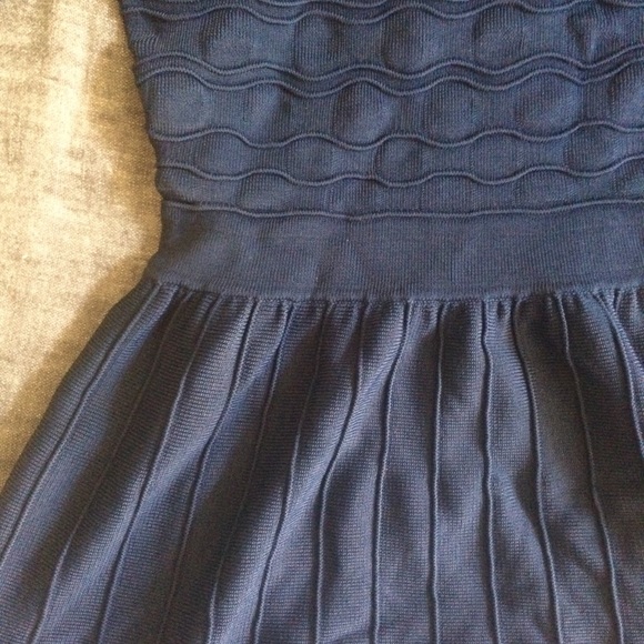 Leo & Sage Navy Rayon Crew Neck A-Line Dress - Picture 4 of 7